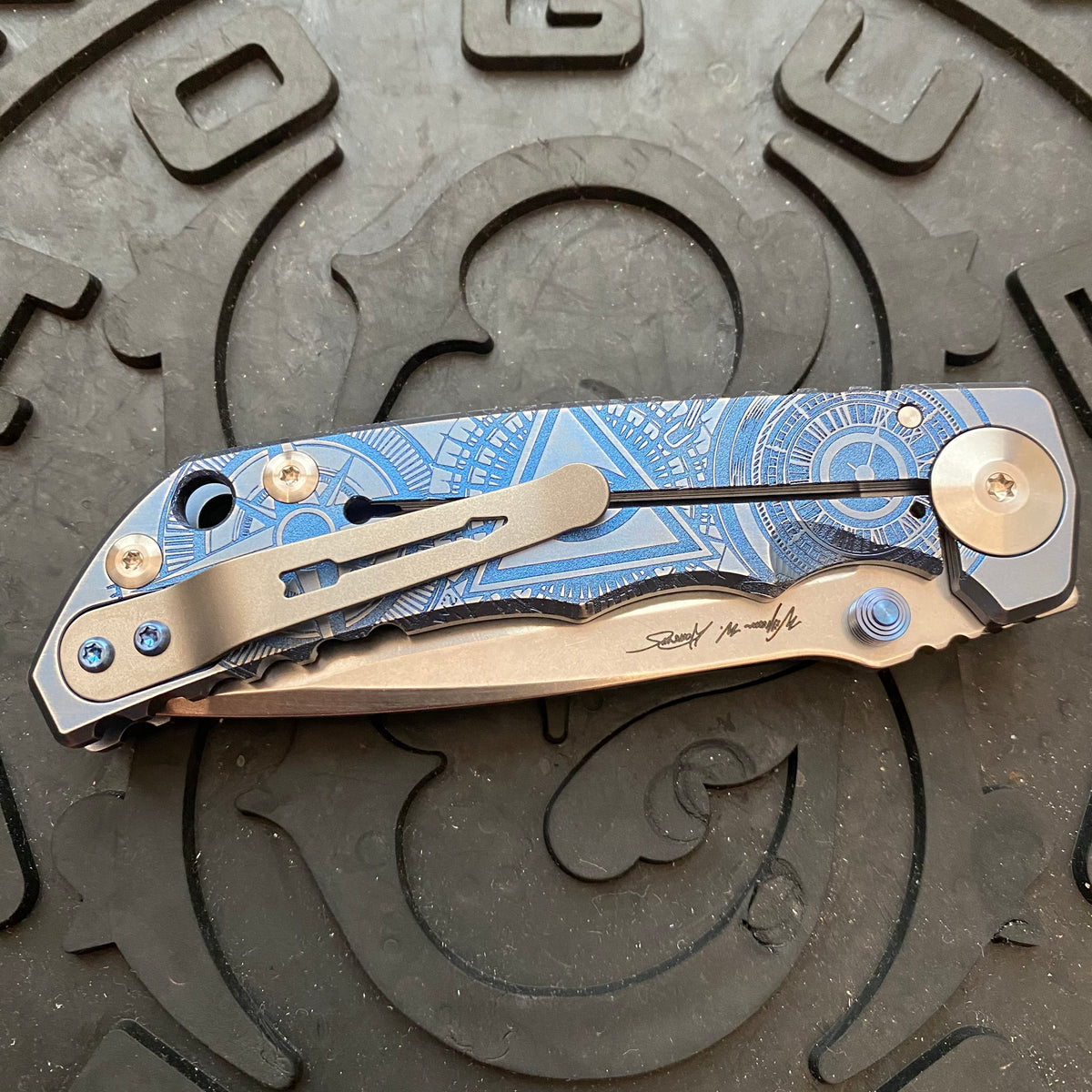 Spartan Blades Harsey Folder - Blue Oculus Theme, Satin Magnacut Blade, Satin Hardware Knife
