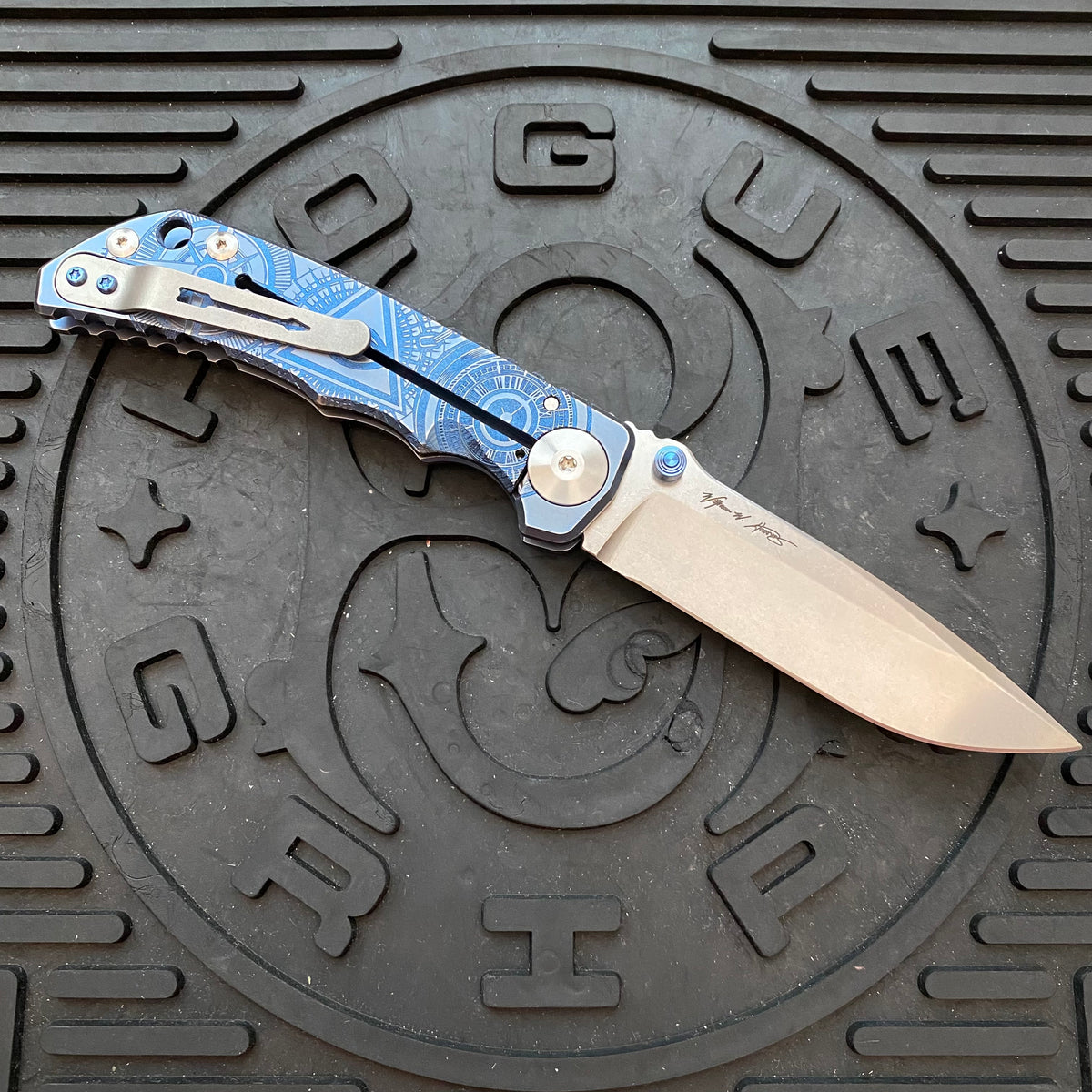 Spartan Blades Harsey Folder - Blue Oculus Theme, Satin Magnacut Blade, Satin Hardware Knife