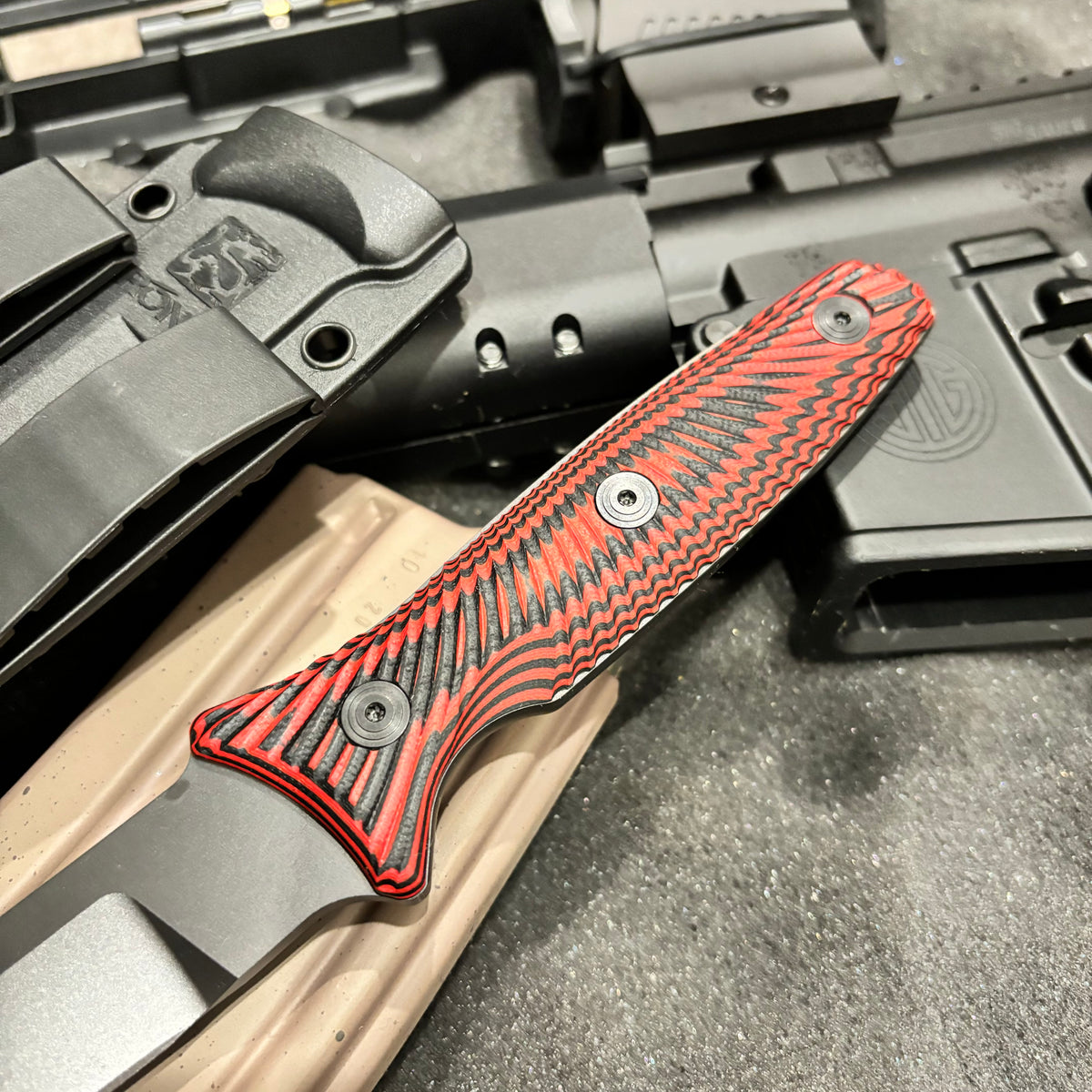 Spartan Blades Ronin Torii Fixed Blade Red/Black G10 Handle Black Blade SBBL4BKRD