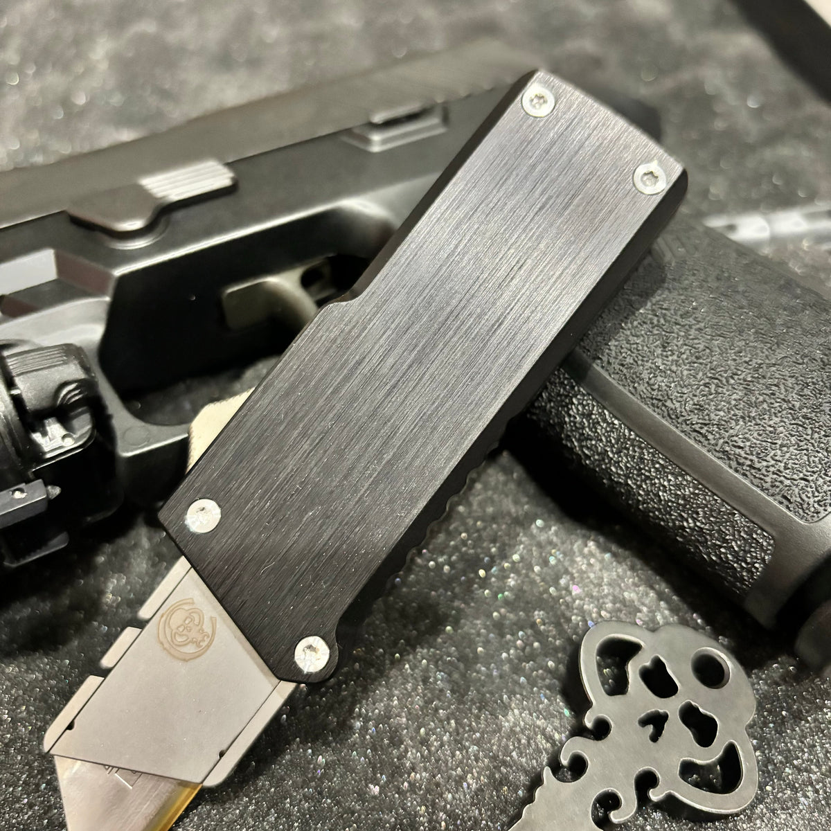 Chaves Handy Utility Blade CHUB OTF Auto 1" Knife Black Aluminum