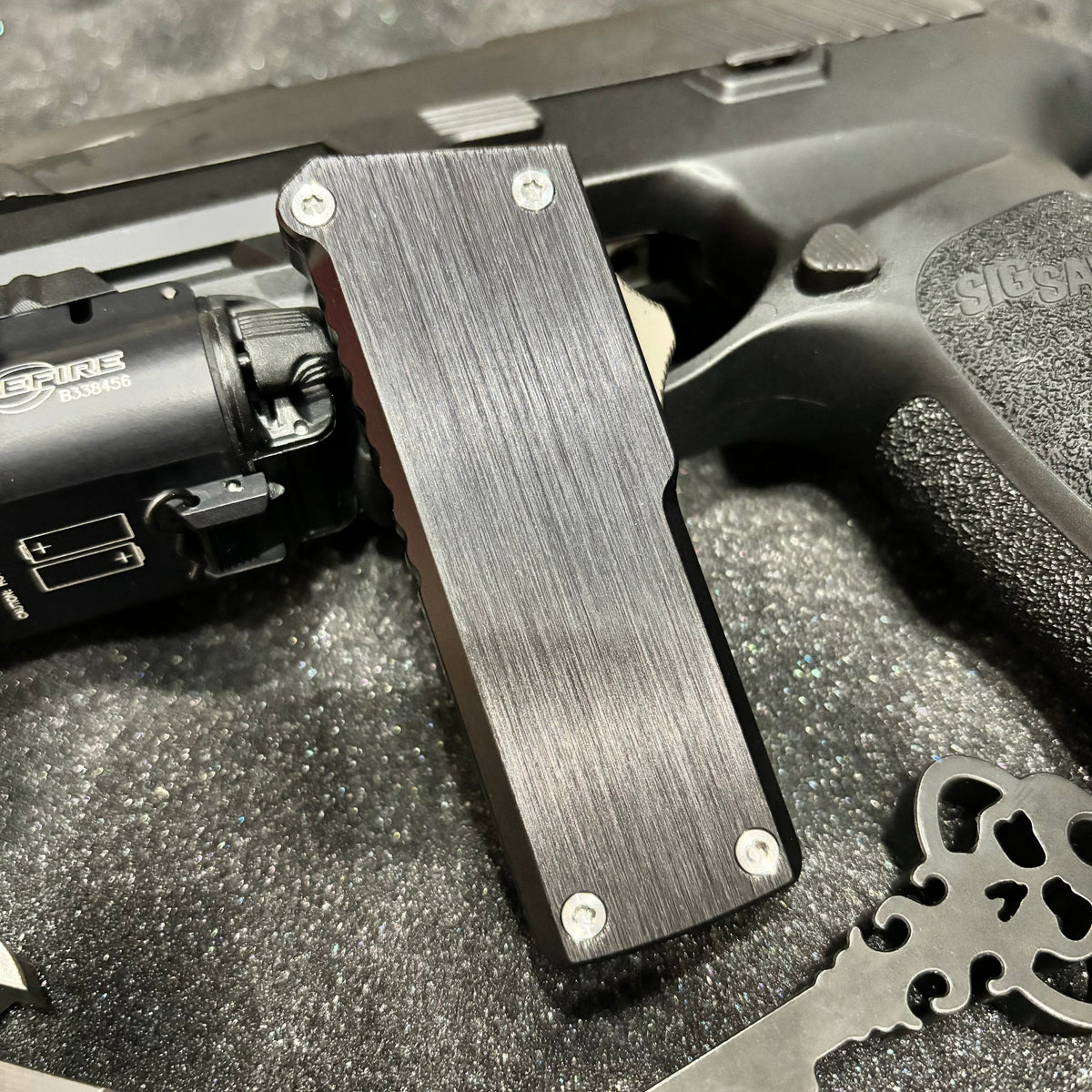 Chaves Handy Utility Blade CHUB OTF Auto 1" Knife Black Aluminum