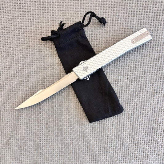 Ocaso 18LLS Lucent Large Satin OTF 3.5" M390 Harpoon Blade Knife