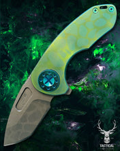 Load image into Gallery viewer, Curtiss Custom Knives F3 Compact Frame Lock, 2.5&quot; Spanto Magnacut Blasted Blade FLIPPER, Green Pattern Handles, Knife
