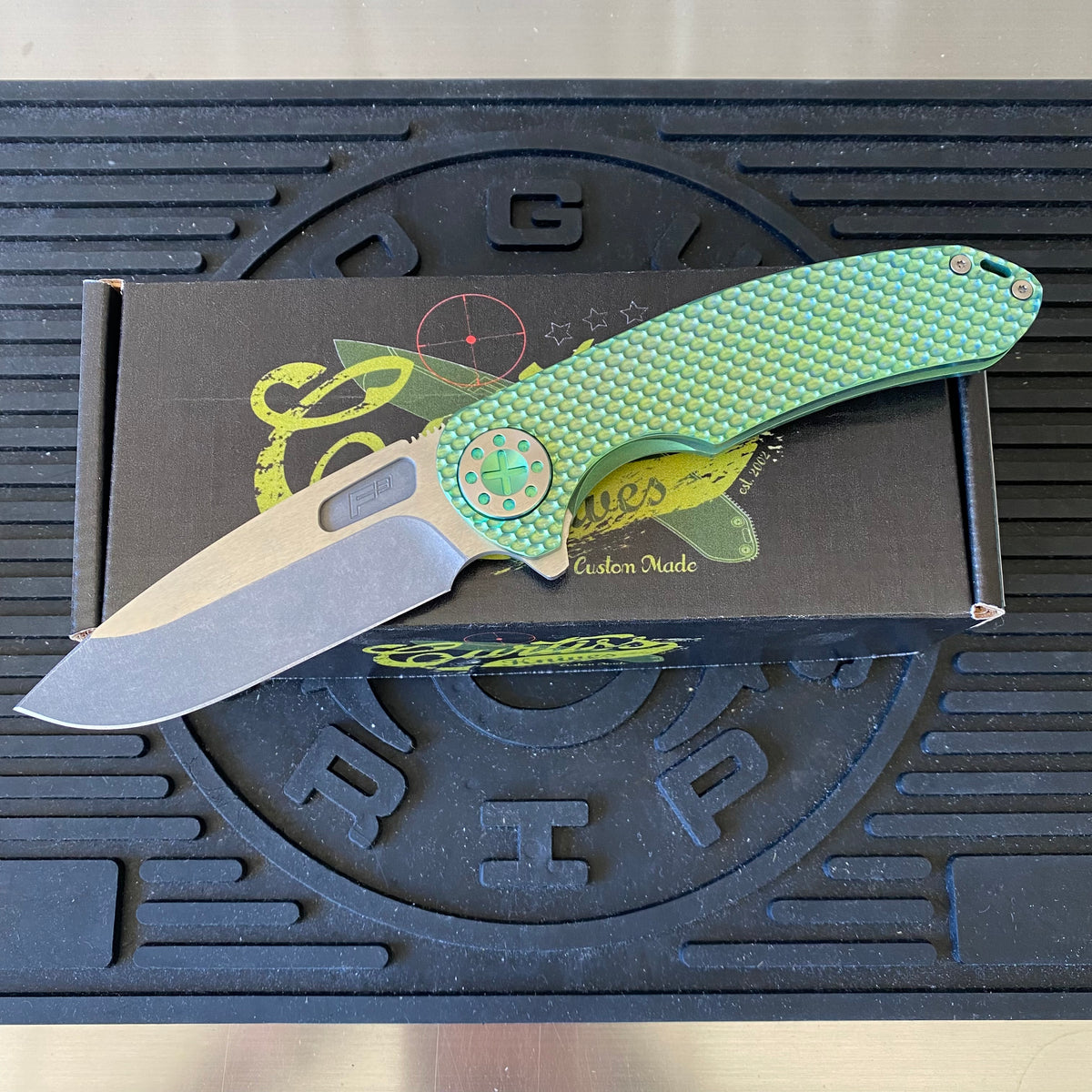 Curtiss Custom F3 Large 3.75" Slicer, Flipper, Titanium Green SPM-Mill Handles, Green Polished Hardware, Magnacut Knife