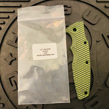 Load image into Gallery viewer, Rick Hinderer Eklipse 3.5&quot; Handle G10 Scale NEON GREEN / BLACK
