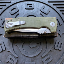 Load image into Gallery viewer, Spartan SFBL8GR Astor Linerlock Folding Knife with Green Handle
