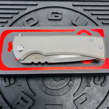 Load image into Gallery viewer, Chaves Ultramar 229 Kickstop TANTO Titanium 3.63&quot; Belt Satin Knife
